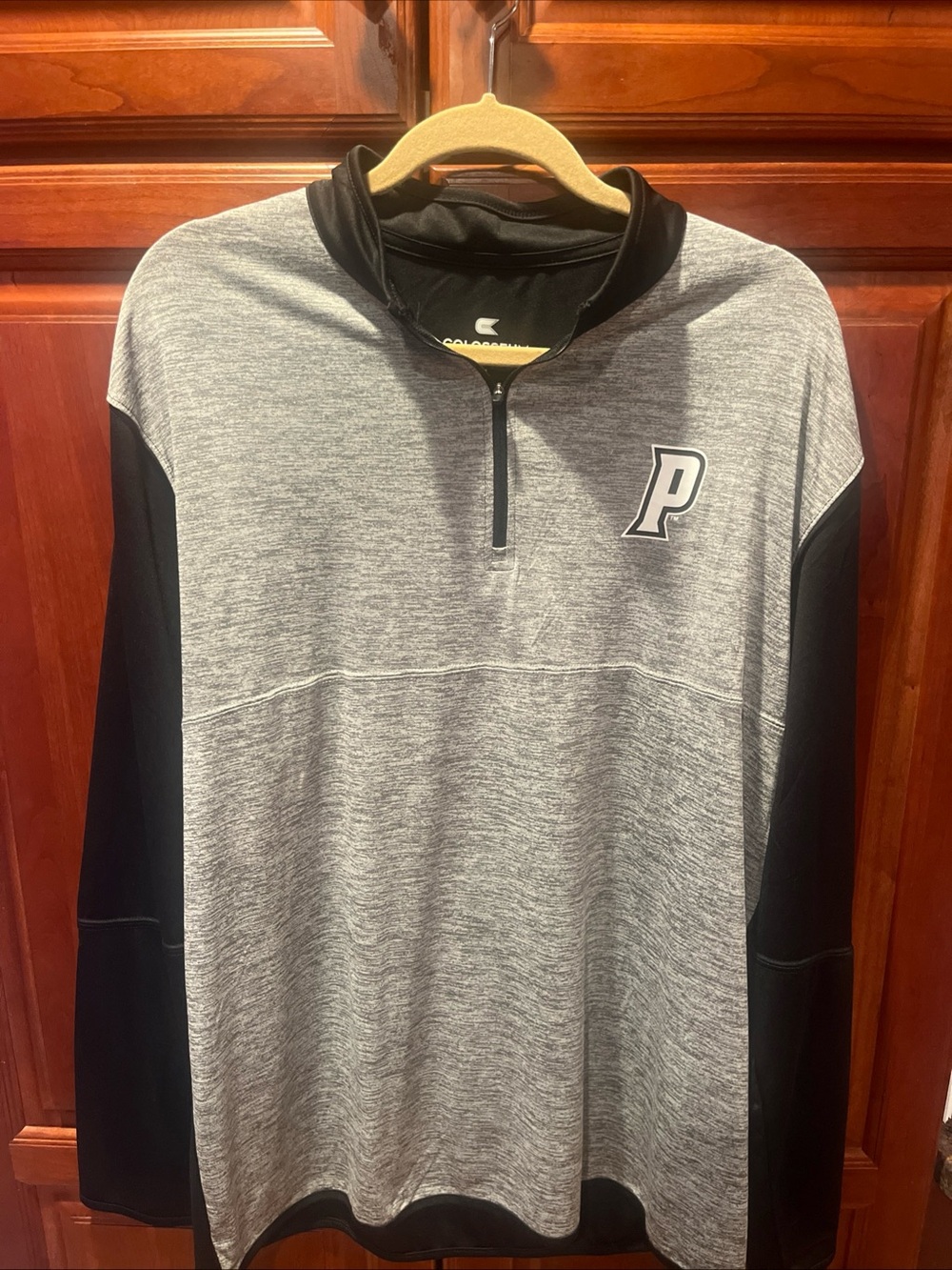 Providence College Colosseum Black Gray Men's Pullover XL